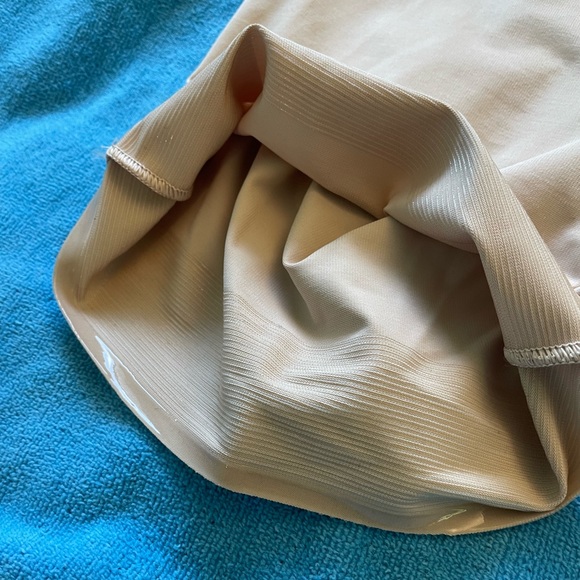 NWT Miracle Suit Comfort Tech Band Firm Control Shapewear in Warm Beige Size L - Picture 8 of 10